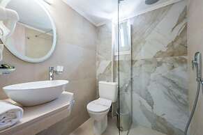 Milonas House Apartments