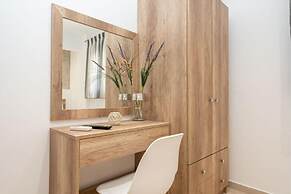 Milonas House Apartments