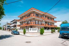 Milonas House Apartments