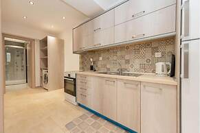 Milonas House Apartments