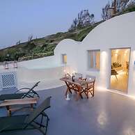 Sun Angelos Oia - Luxury Cave Suites