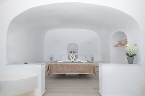 Sun Angelos Oia - Luxury Cave Suites