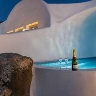 Sun Angelos Oia - Luxury Cave Suites