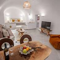 Sun Angelos Oia - Luxury Cave Suites