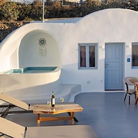 Sun Angelos Oia - Luxury Cave Suites