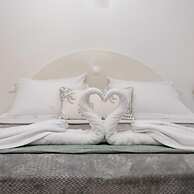 Sun Angelos Oia - Luxury Cave Suites