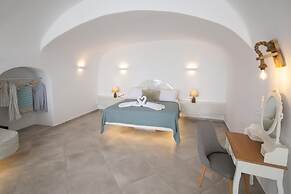 Sun Angelos Oia - Luxury Cave Suites