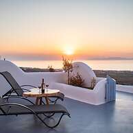 Sun Angelos Oia - Luxury Cave Suites