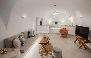 Sun Angelos Oia - Luxury Cave Suites