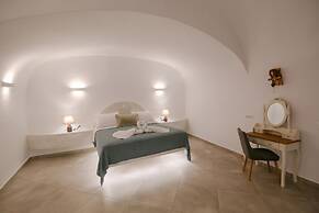 Sun Angelos Oia - Luxury Cave Suites