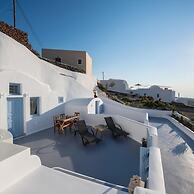 Sun Angelos Oia - Luxury Cave Suites