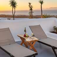 Sun Angelos Oia - Luxury Cave Suites