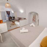 Sun Angelos Oia - Luxury Cave Suites