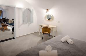 Sun Angelos Oia - Luxury Cave Suites