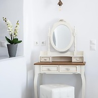 Sun Angelos Oia - Luxury Cave Suites