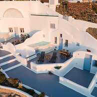 Sun Angelos Oia - Luxury Cave Suites