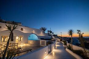 Sun Angelos Oia - Luxury Cave Suites