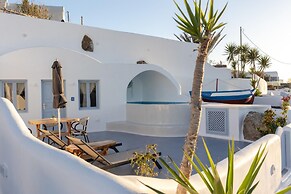 Sun Angelos Oia - Luxury Cave Suites