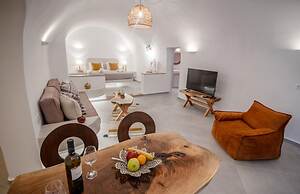 Sun Angelos Oia - Luxury Cave Suites