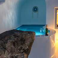 Sun Angelos Oia - Luxury Cave Suites