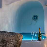Sun Angelos Oia - Luxury Cave Suites