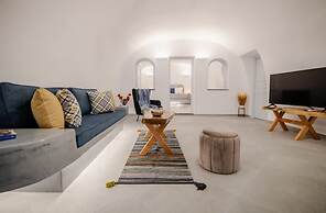 Sun Angelos Oia - Luxury Cave Suites