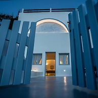 Sun Angelos Oia - Luxury Cave Suites