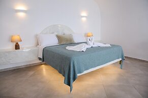 Sun Angelos Oia - Luxury Cave Suites