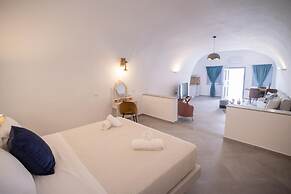Sun Angelos Oia - Luxury Cave Suites