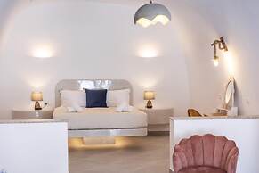Sun Angelos Oia - Luxury Cave Suites