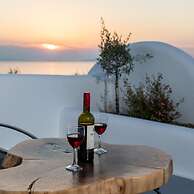 Sun Angelos Oia - Luxury Cave Suites