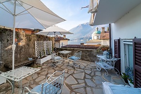 Loving Loppia by Wonderful Italy - Glicine