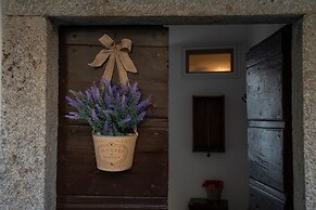 Loving Loppia by Wonderful Italy - Glicine