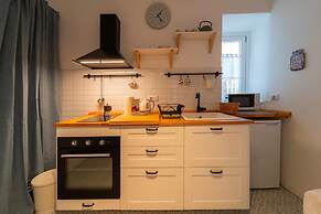 Loving Loppia by Wonderful Italy - Glicine