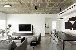 Mr. Rothschild by TLV2GO