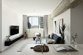 Mr. Rothschild by TLV2GO