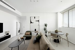 Mr. Rothschild by TLV2GO