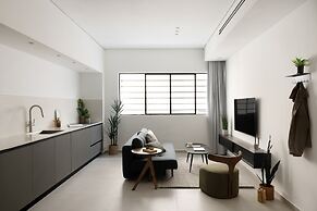 Mr. Rothschild by TLV2GO