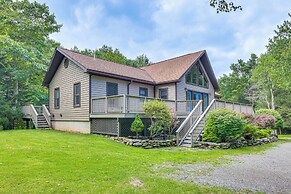 Cabin w/ Hot Tub and Wifi: 4 Mi to Snowshoe Resort