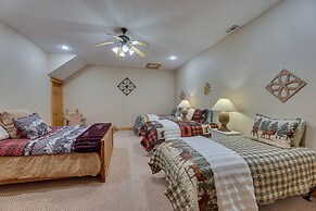 Cabin w/ Hot Tub and Wifi: 4 Mi to Snowshoe Resort