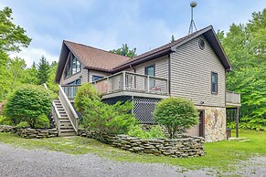 Cabin w/ Hot Tub and Wifi: 4 Mi to Snowshoe Resort