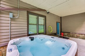 Cabin w/ Hot Tub and Wifi: 4 Mi to Snowshoe Resort