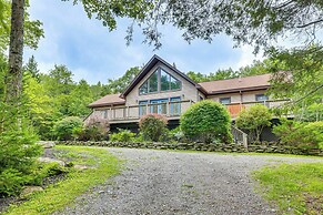 Cabin w/ Hot Tub and Wifi: 4 Mi to Snowshoe Resort