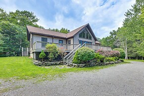 Cabin w/ Hot Tub and Wifi: 4 Mi to Snowshoe Resort