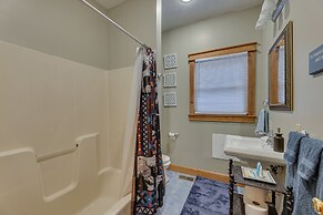Cabin w/ Hot Tub and Wifi: 4 Mi to Snowshoe Resort