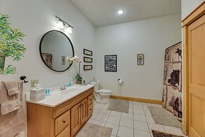 Cabin w/ Hot Tub and Wifi: 4 Mi to Snowshoe Resort