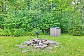 Cabin w/ Hot Tub and Wifi: 4 Mi to Snowshoe Resort