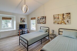 Private Pool & Lake Views: Family Home in Oxford