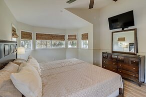 Private Pool & Lake Views: Family Home in Oxford