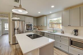 Private Pool & Lake Views: Family Home in Oxford